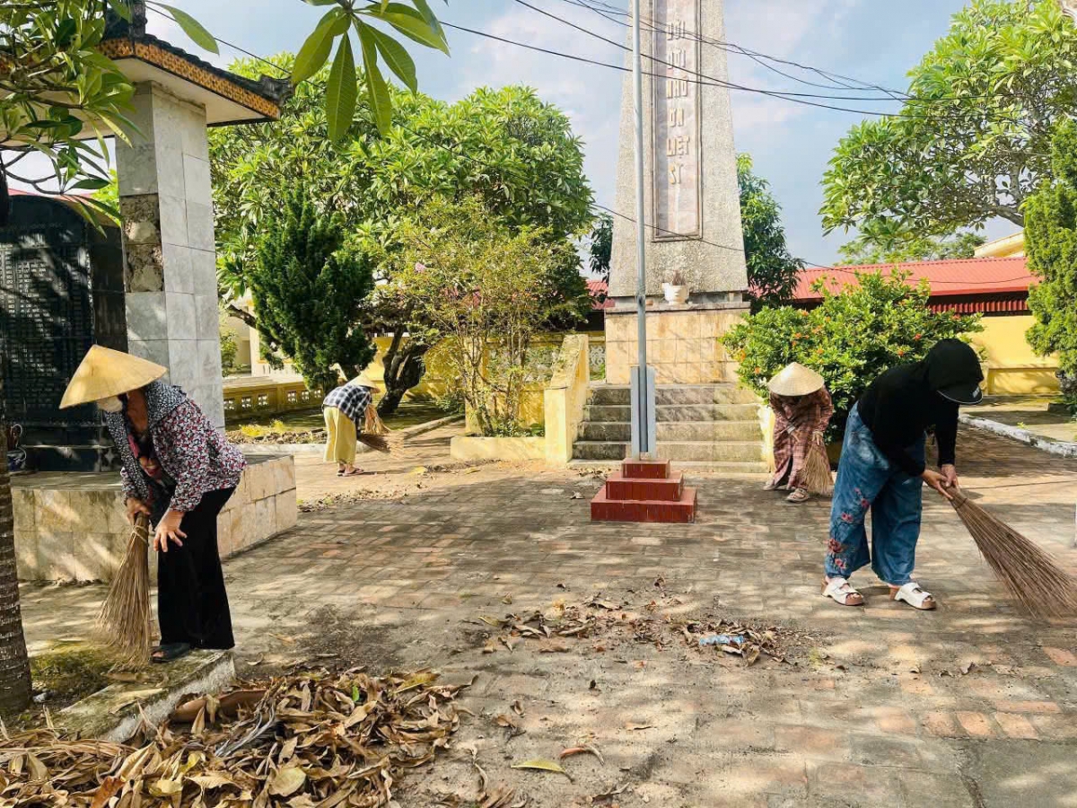 Hoằng Hóa: Ra quân tổng dọn vệ sinh môi trường