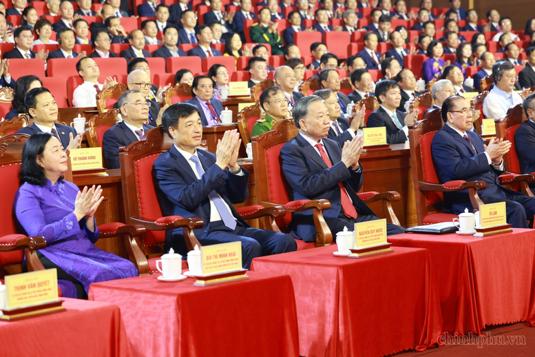 Tổng Bí thư, Chủ tịch nước Tô Lâm trao Nghị quyết thành lập thành phố Bắc Ninh Tổng Bí thư, Chủ tịch nước Tô Lâm trao Nghị quyết thành lập thành phố Bắc Ninh
