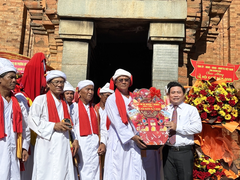 Khánh Hòa: Sắc màu văn hóa Chăm rộn ràng trong lễ hội Katê 2026