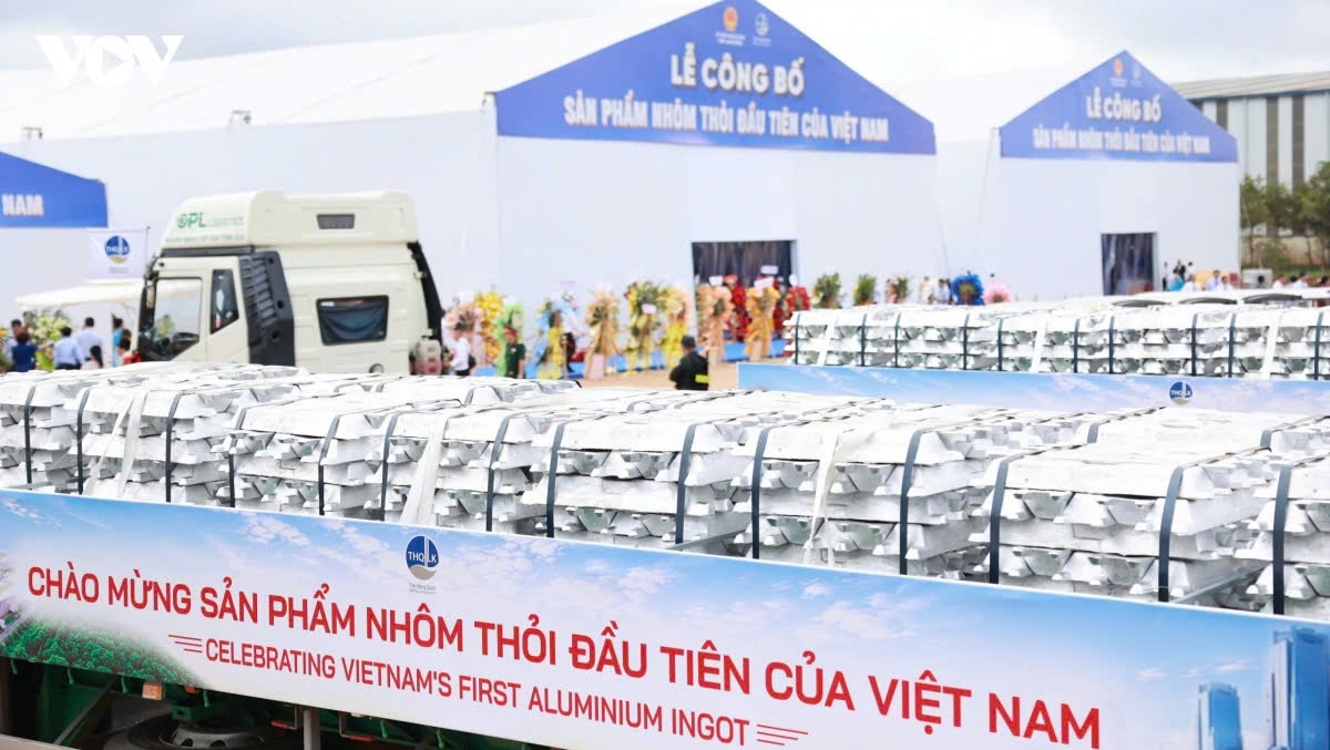 Lâm Đồng hướng tới tăng trưởng hai con số từ công nghiệp và kinh tế xanh Lâm Đồng hướng tới tăng trưởng hai con số từ công nghiệp và kinh tế xanh