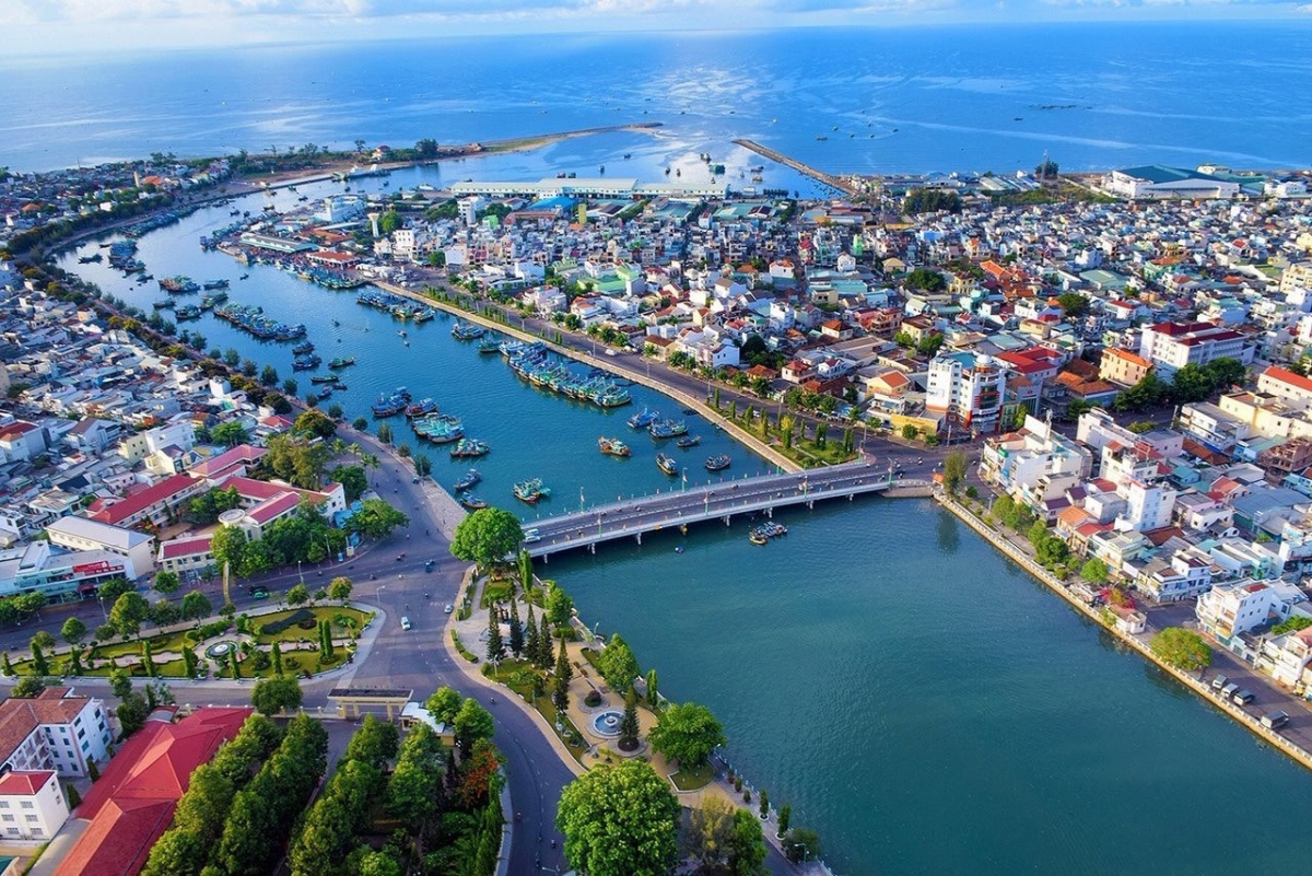 Lâm Đồng hướng tới tăng trưởng hai con số từ công nghiệp và kinh tế xanh Lâm Đồng hướng tới tăng trưởng hai con số từ công nghiệp và kinh tế xanh