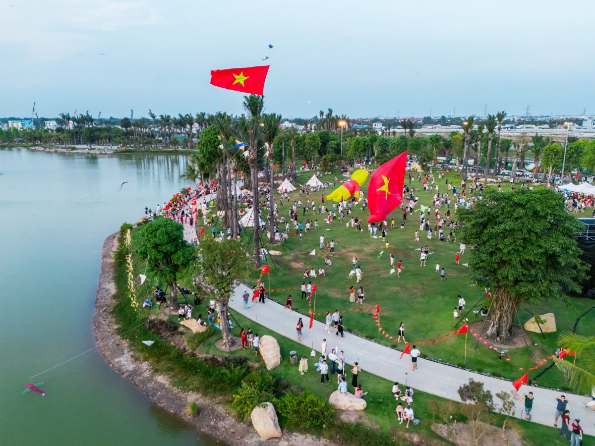 Ecopark ra mắt Rừng Hồng – Trái tim lễ hội giữa đại đô thị sinh thái Eco Retreat