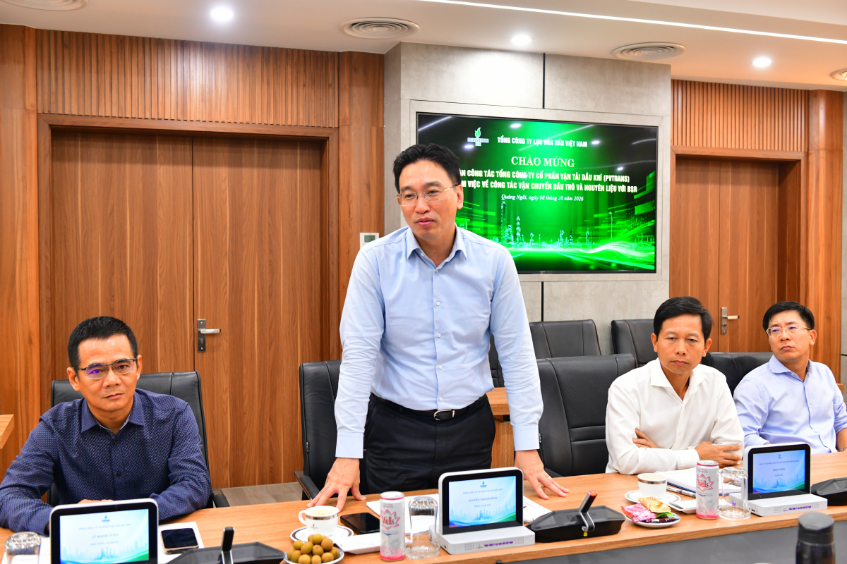 Ông Nguyễn Thanh Bình – Tổng Giám đốc PVTrans trao đổi về định hướng hợp tác giữa hai đơn vị trong thời gian tới.