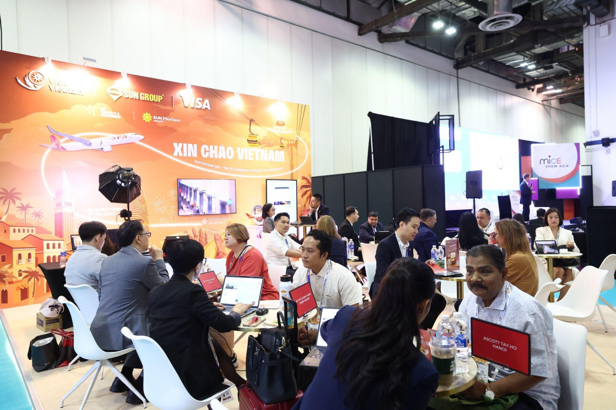 Gian hàng của Sun Group đã trở thành điểm hẹn kết nối sôi động
