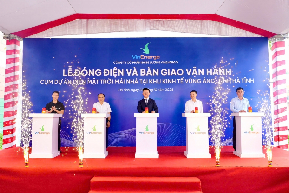 VinEnergo vận hành hệ thống điện mặt trời mái nhà kết hợp pin lưu trữ năng lượng tại Hà Tĩnh VinEnergo vận hành hệ thống điện mặt trời mái nhà kết hợp pin lưu trữ năng lượng tại Hà Tĩnh