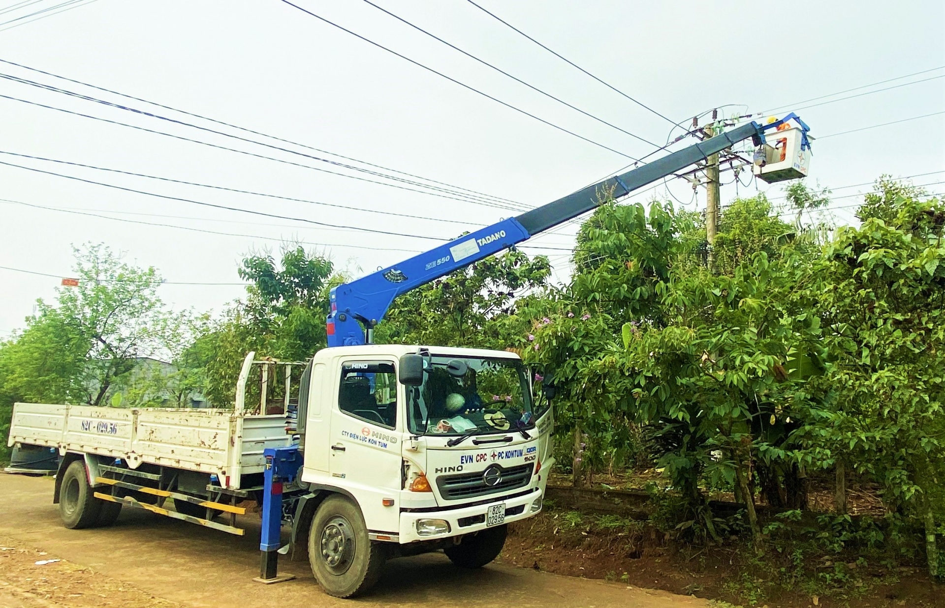 Với sự nỗ lực của ngành điện Kon Tum, 85/85 xã nông thôn trên toàn tỉnh đạt Tiêu chí nông thôn mới về điện.