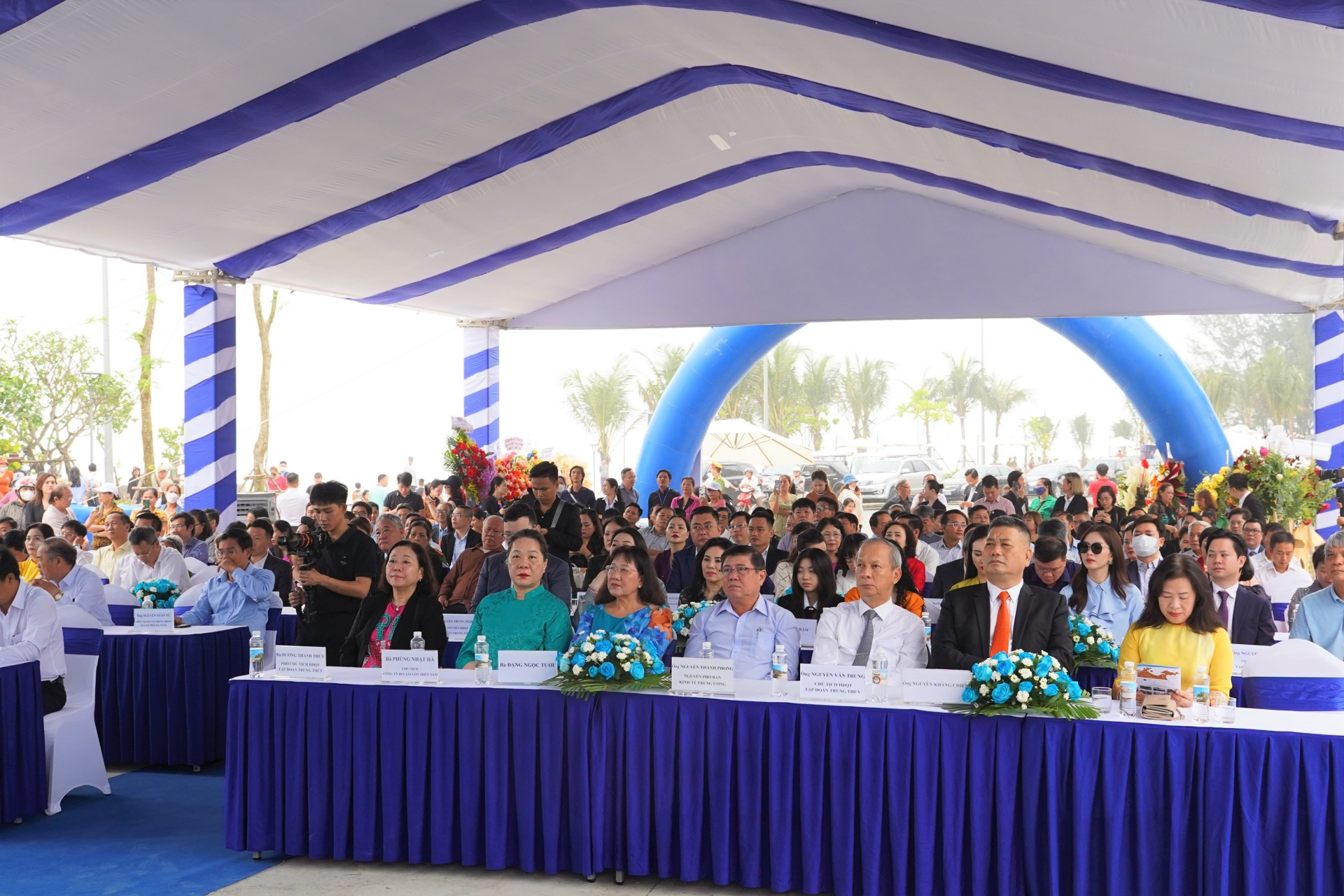 Sự kiện có sự tham dự của lãnh đạo thành phố Đà Nẵng, quận Liên Chiểu, các cơ quan, sở ban ngành cùng đông đảo cộng đồng địa phương. Sự kiện có sự tham dự của lãnh đạo thành phố Đà Nẵng, quận Liên Chiểu, các cơ quan, sở ban ngành cùng đông đảo cộng đồng địa phương.