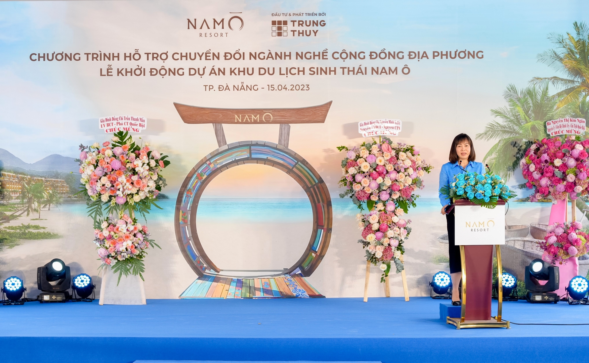 Bà Trương Thị Hồng Hạnh, Giám đốc Sở Du lịch thành phố Đà Nẵng phát biểu tại buổi lễ tại sự kiện. Bà Trương Thị Hồng Hạnh, Giám đốc Sở Du lịch thành phố Đà Nẵng phát biểu tại buổi lễ tại sự kiện.