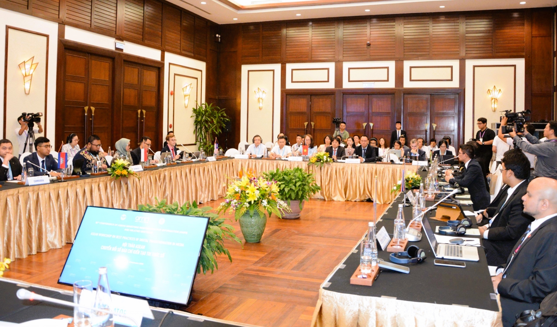 Ngày 21/09, tại TP Đà Nẵng đã diễn ra Hội thảo “ASEAN chuyển đổi số báo chí kiến tạo tri thức số”. Đây là lần đầu tiên các nước thành viên ASEAN cùng nhau chia sẻ, thảo luận về chủ đề Chuyển đổi số trong truyền thông.