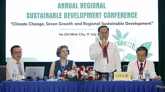 Giảm tác động của biến đổi khí hậu tới tăng trưởng xanh và phát triển bền vững Giảm tác động của biến đổi khí hậu tới tăng trưởng xanh và phát triển bền vững