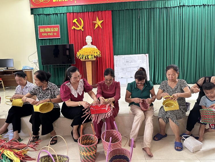 Lan tỏa những hành động bảo vệ môi trường của phụ nữ thành phố Hạ Long Lan tỏa những hành động bảo vệ môi trường của phụ nữ thành phố Hạ Long