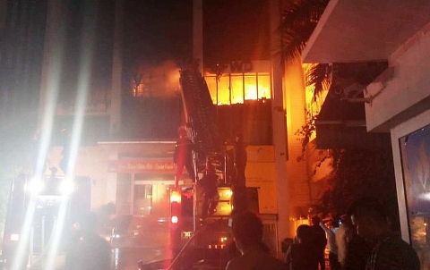 Cháy lớn tại tòa nhà Dầu khí Thanh Hóa, 1 người chết, 11 người ngạt khí