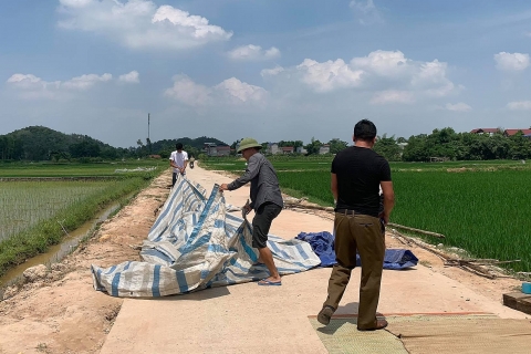 Dân dỡ lều bạt, thông xe bãi rác Nam Sơn