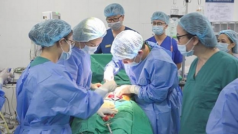 Kỹ thuật Can thiệp bào thai – Tia “hi vọng mới” cho những người làm cha mẹ