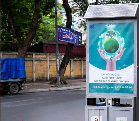 Thùng rác sử dụng năng lượng mặt trời: Nâng cao ý thức người dân bỏ rác đúng nơi quy định