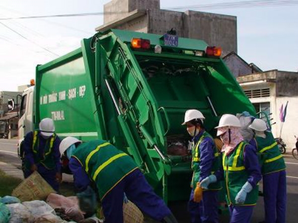 Hà Nội phấn đấu đạt tỷ lệ 100% thu gom rác trong ngày