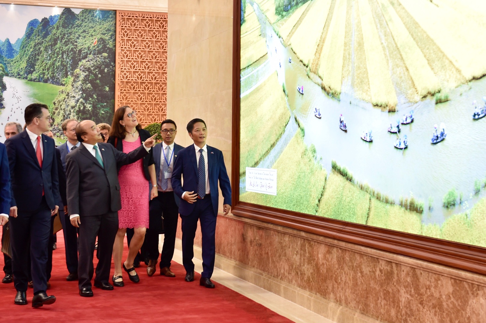 Thủ tướng Nguyễn Xuân Phúc chứng kiến Lễ ký EVFTA và IPA