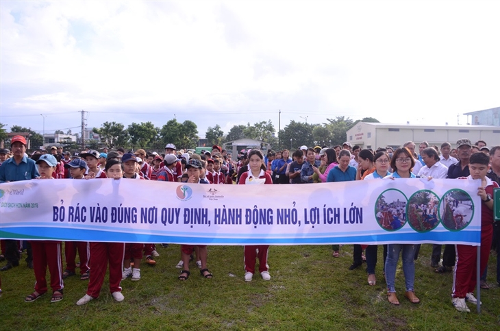Đà Nẵng: Gần 1000 người ra quân hưởng ứng Chiến dịch làm cho thế giới sạch hơn năm 2018