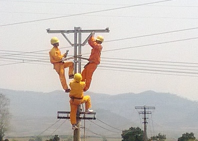 Các quy định hiện hành của Nhà nước về việc phối hợp giữa đơn vị có công trình thi công gần đường dây điện và đơn vị điện lực
