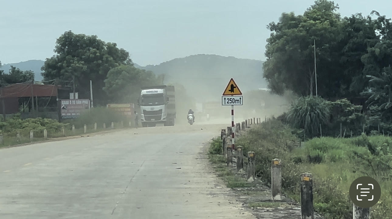 Huyện Nho Quan (Ninh Bình): Xe chở đất gây ô nhiễm môi trường, tiềm ẩn nguy cơ mất an toàn giao thông