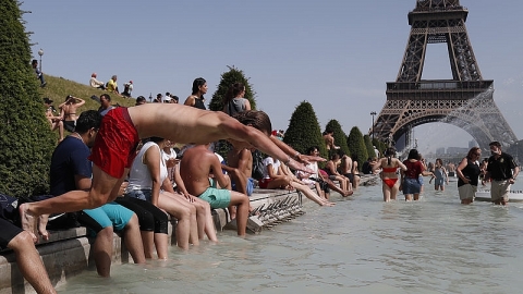 Pháp: Gần 1.500 người tử vong do nắng nóng