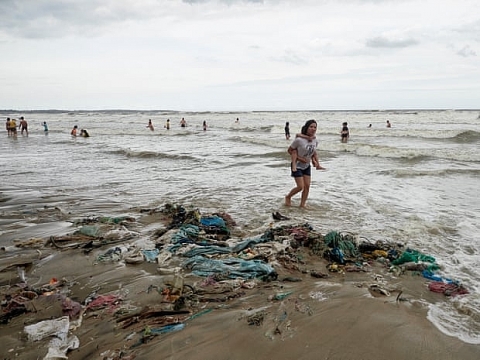 Hành trình rác thải nhựa Mỹ đến với "đồng nát" châu Á: Bí mật "bốc mùi"