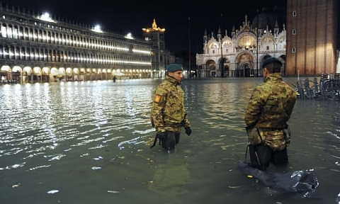 "Thiên đường" Venice ngập trong nước lũ do thủy triều