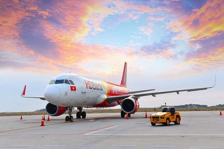 Vietnam Airlines "tố" Vietjet Air niêm yết giá vé sai quy định có đúng sự thật (!?)