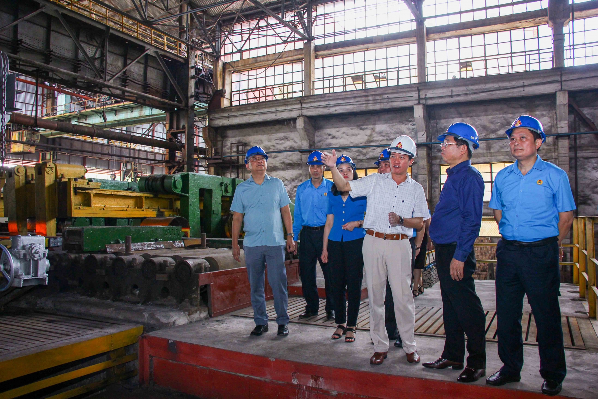 Công đoàn Công ty Cổ phần Gang thép Thái Nguyên: Gắn biển công trình chào mừng đại hội công đoàn các cấp