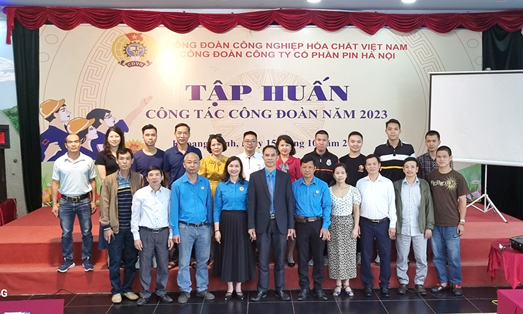 Công đoàn Công ty CP Pin Hà Nội: Tổ chức tập huấn cho cán bộ công đoàn đầu nhiệm kỳ 2023 - 2028