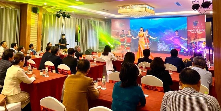 Đắk Lắk:  H'Hen Niê tiếp tục làm đại sứ truyền thông Lễ hội Cà phê Buôn Ma Thuột lần thứ 8