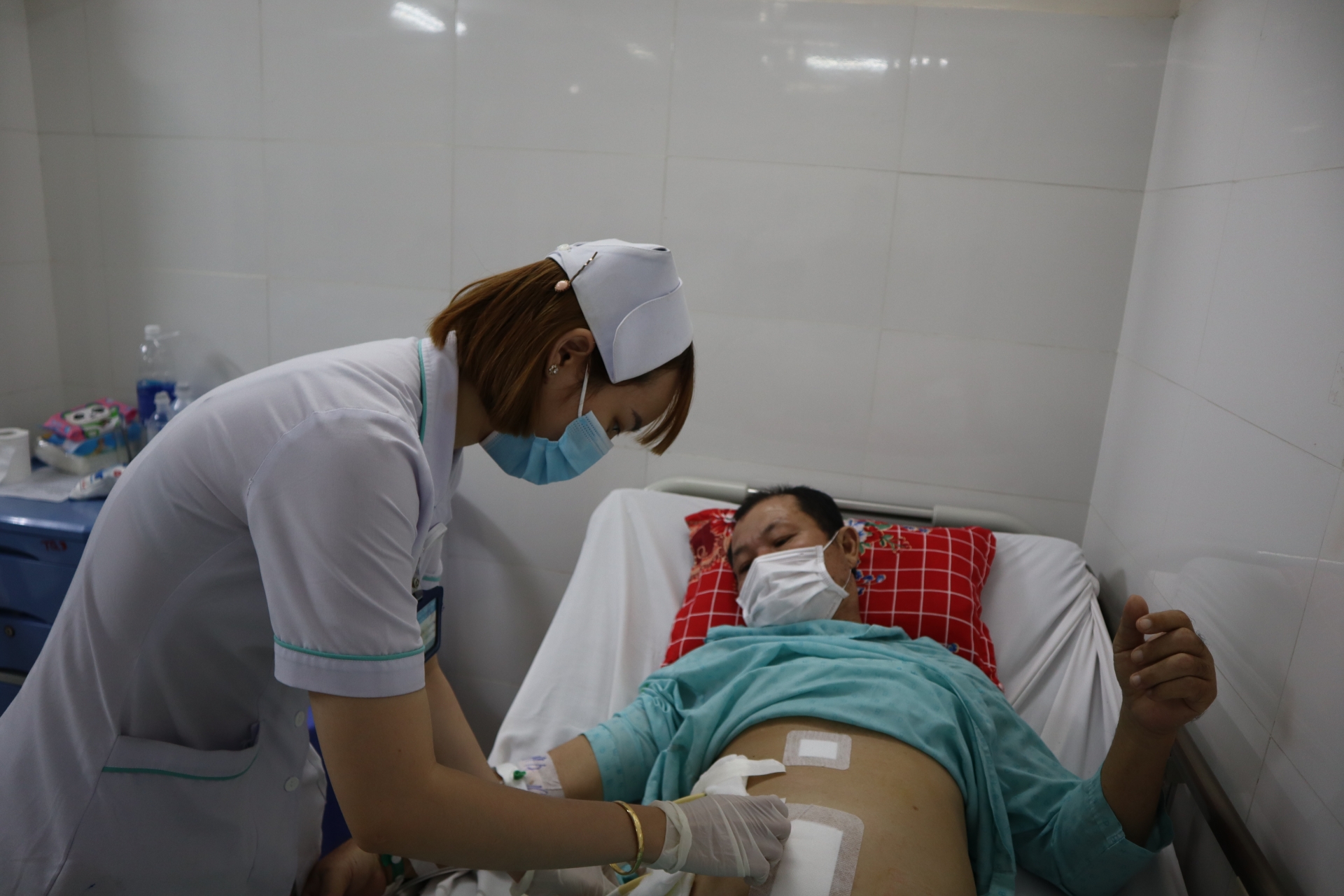 TP. Hồ Chí Minh: Phẫu thuật nội soi lấy 15 lít dịch mật  trong ổ bụng