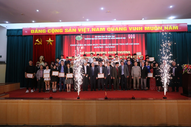 Trường Đại học Kinh doanh và Công nghệ Hà Nội tổ chức Lễ tuyên dương khen thưởng sinh viên đạt thành tích tại các cuộc thi Quốc gia và Khu vực