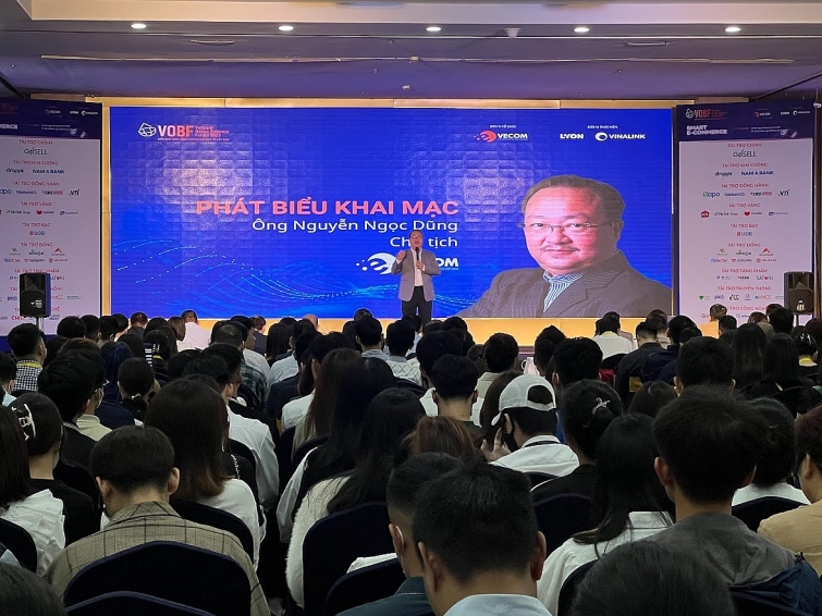 Diễn đàn toàn cảnh Thương mại điện tử Việt Nam 2023 Diễn đàn toàn cảnh Thương mại điện tử Việt Nam 2023