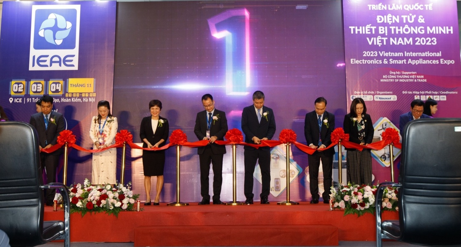 Hơn 200 doanh nghiệp tham gia Triển lãm Quốc tế Điện tử và Thiết bị Thông minh Việt Nam tại Hà Nội