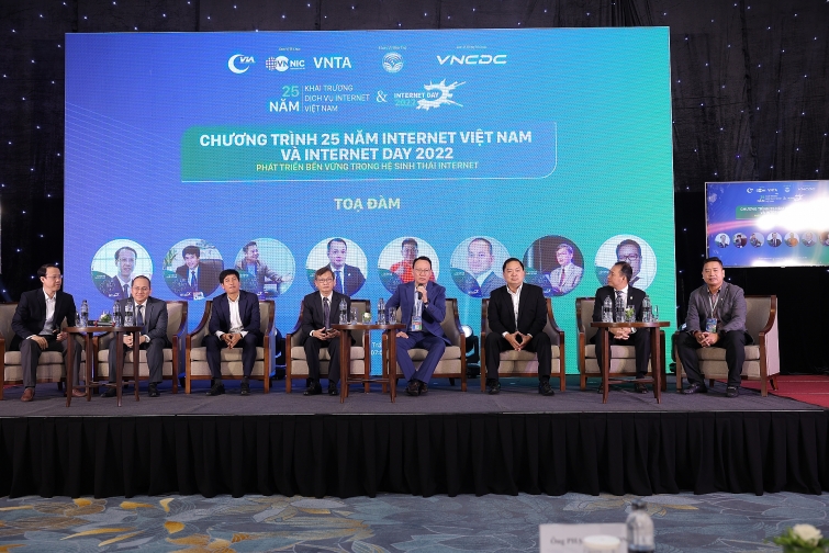 25 năm đồng hành cùng sự phát triển Internet Việt Nam