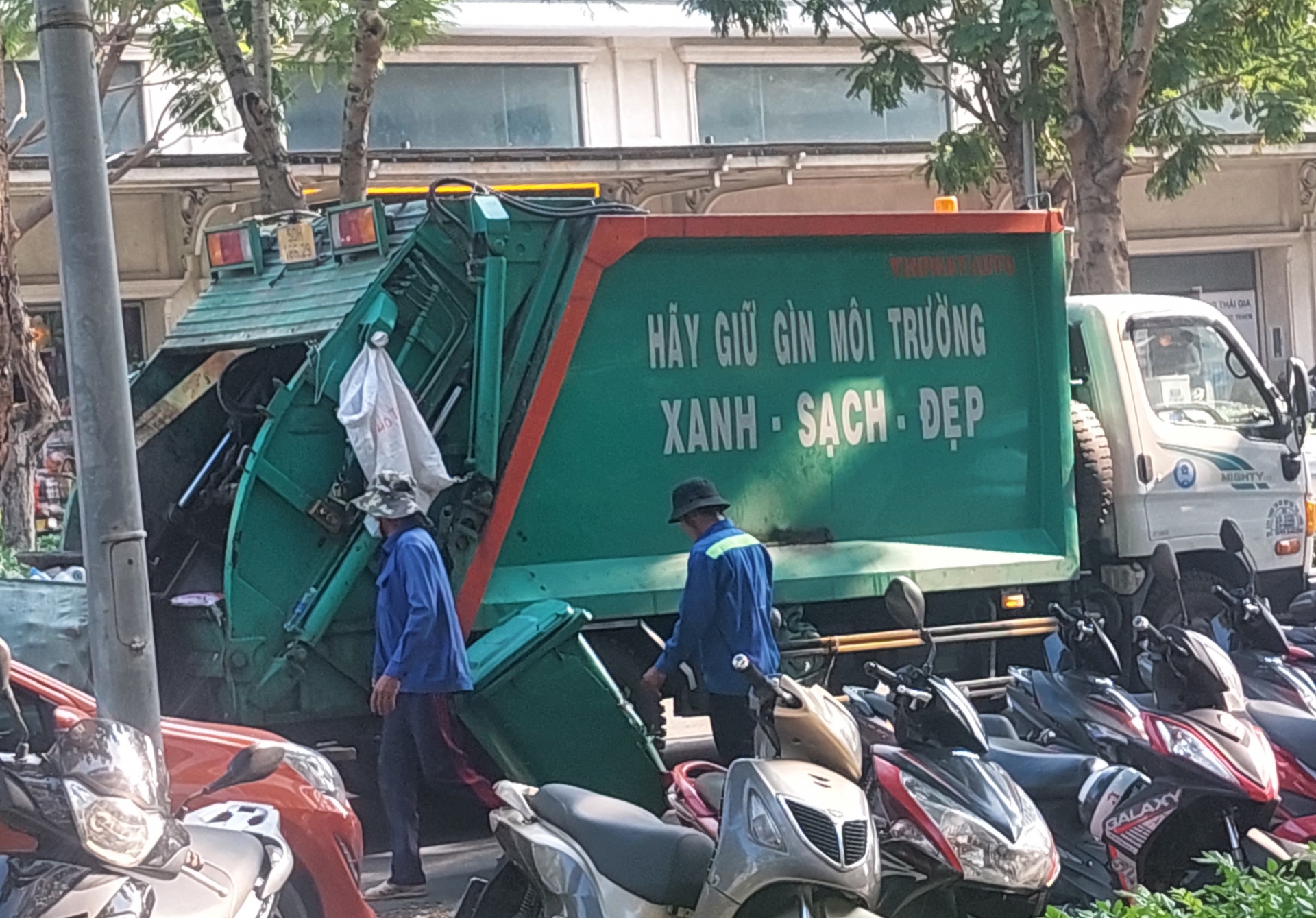 TP. Hồ Chí Minh: Dự chi 3.311 tỷ đồng cho công tác thu gom, vận chuyển rác thải