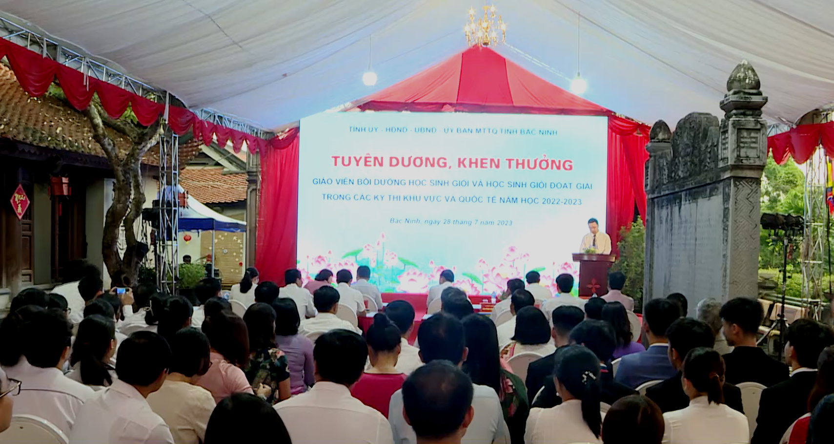 Bắc Ninh khen thưởng giáo viên bồi dưỡng và học sinh giỏi đoạt giải khu vực, quốc tế năm 2023