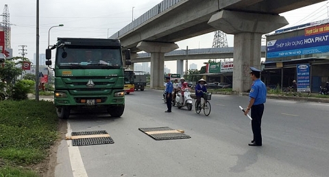 Hà Nội: Mạnh tay với phương tiện đổ trộm đất, phế thải