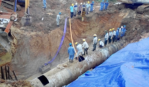 Lắp đường ống cấp nước sạch cho 3 huyện ngoại thành