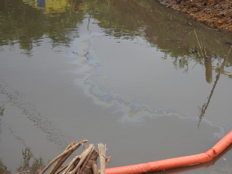 Hà Nam tích cực khắc phục môi trường sau sự cố xăng dầu tại địa bàn xã Thi Sơn