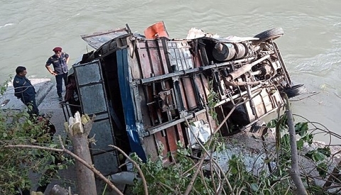Nepal: Xe buýt lao xuống sông, ít nhất 15 người thiệt mạng
