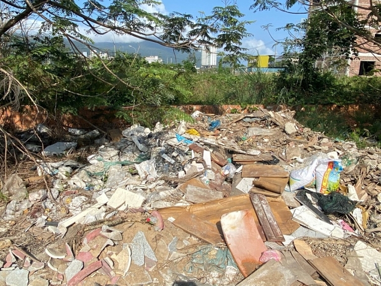 TP. Đà Nẵng, nhiều tuyến đường thuộc phường Nại Hiên Đông trở thành điểm “tập kết” rác bừa bãi