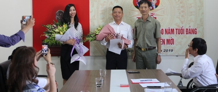Chi bộ Cơ quan Hiệp hội Công nghiệp Môi trường Việt Nam kết nạp đảng viên mới
