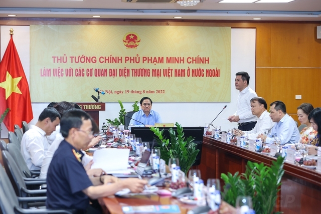 Phát huy hiệu quả vai trò của hệ thống Thương vụ - sứ giả kinh tế của Việt Nam tại nước ngoài trong hội nhập kinh tế quốc tế