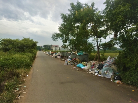 Huyện Thạch Thất, Hà Nội: Xã Nông thôn mới vẫn ngập trong rác