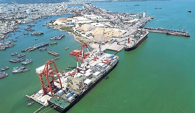 Cảng Quy Nhơn: Nâng cao sản xuất, đảm bảo đời sống cho người lao động