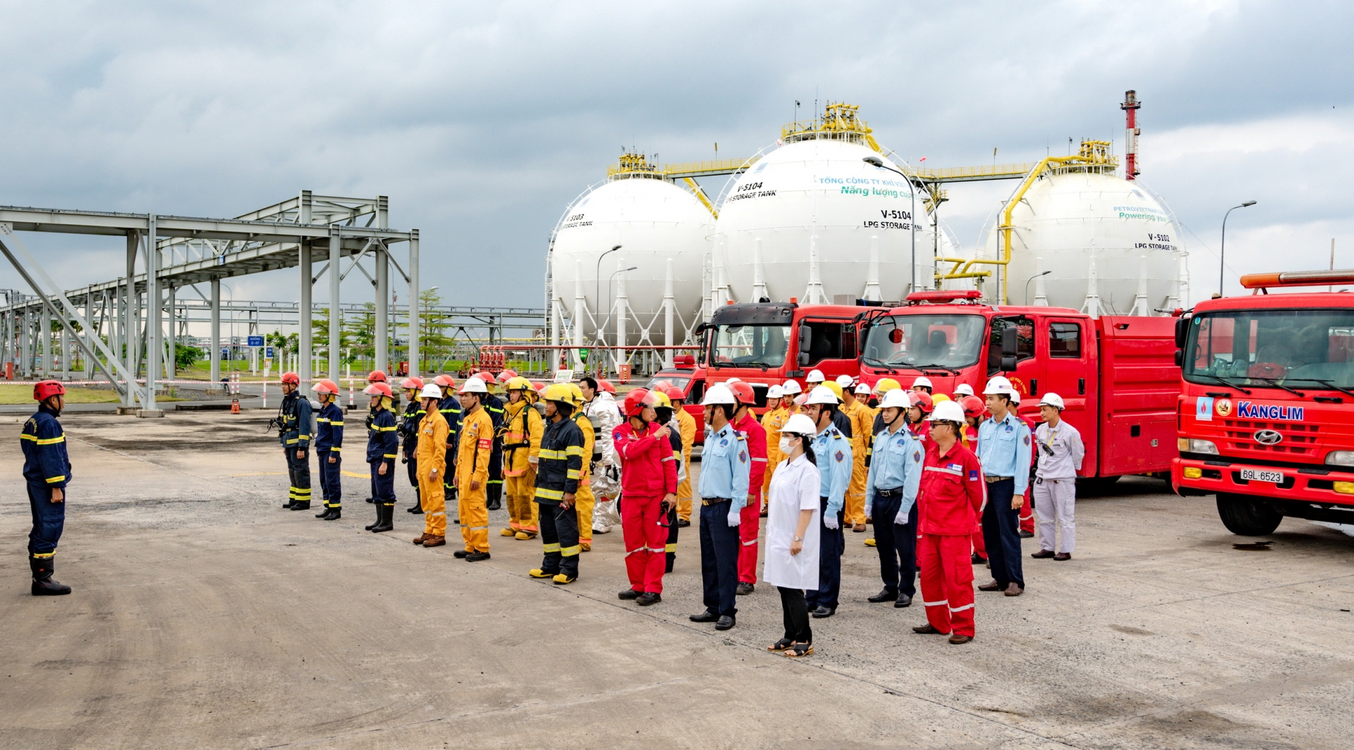 Công ty Khí Cà Mau thực tập phương án PCCC&CNCH, ứng phó sự cố tràn dầu, hoá chất năm 2022