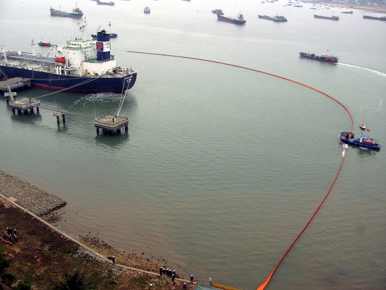 Bảo vệ môi trường từ các hoạt động kinh doanh của Tập đoàn Xăng dầu Việt Nam Bảo vệ môi trường từ các hoạt động kinh doanh của Tập đoàn Xăng dầu Việt Nam