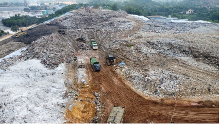 Một số vấn đề cần hoàn thiện về cơ sở hạ tầng cung ứng dịch vụ thu gom, vận chuyển, tái chế, xử lý Chất thải rắn sinh hoạt tại Thành phố Hà Nội Một số vấn đề cần hoàn thiện về cơ sở hạ tầng cung ứng dịch vụ thu gom, vận chuyển, tái chế, xử lý Chất thải rắn sinh hoạt tại Thành phố Hà Nội